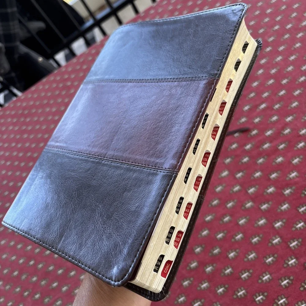 The Holy Bible King James Version Giant Print 2 Tone Brown Leather Thumb Indexed